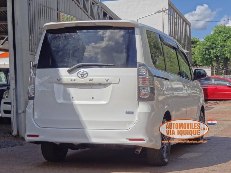 
								TOYOTA NEW VOXY 2009 full									