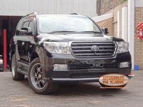 TOYOTA LAND CRUISER V8 2009