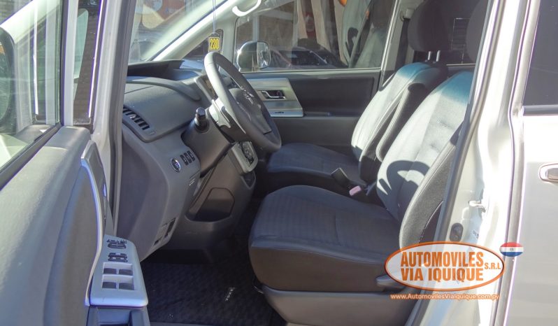 
								TOYOTA NEW VOXY AÑO 2010 full									