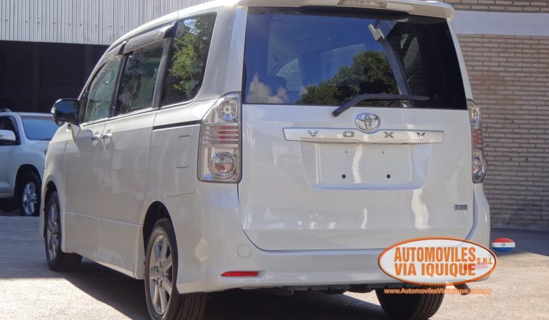 
								TOYOTA NEW VOXY AÑO 2010 full									