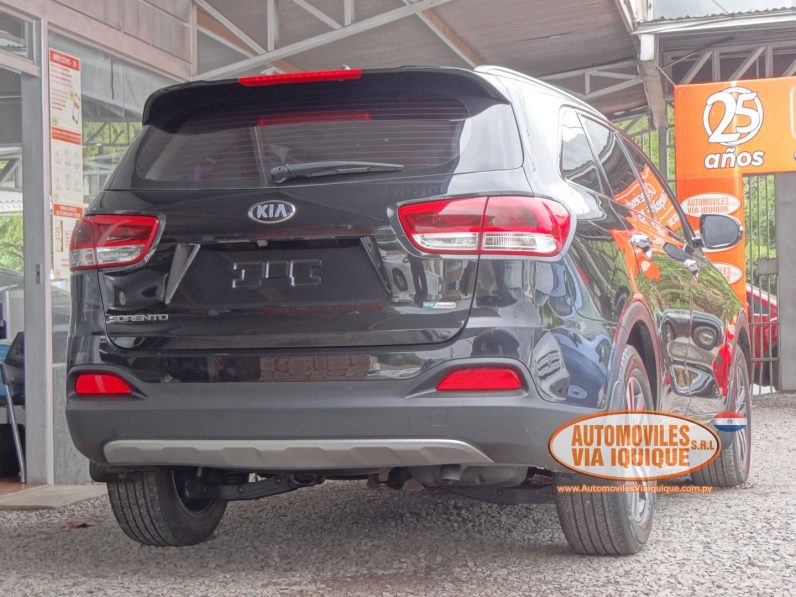 
								KIA SORENTO AÑO 2015 full									