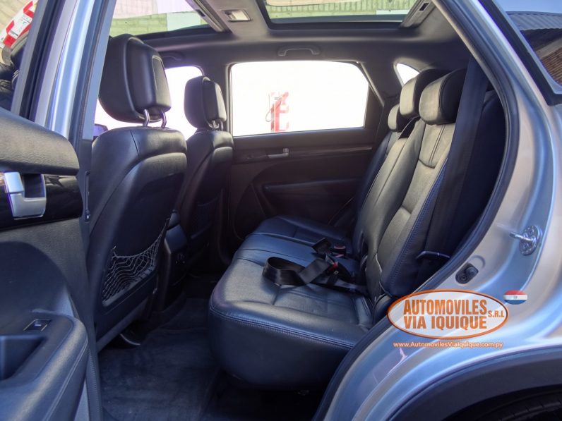 
								KIA SORENTO AÑO 2010 full									