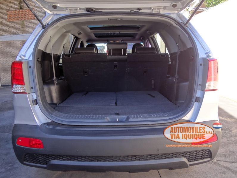 
								KIA SORENTO AÑO 2010 full									