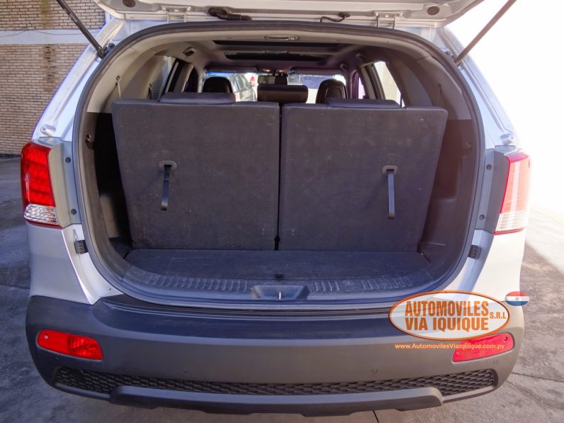 
								KIA SORENTO AÑO 2010 full									