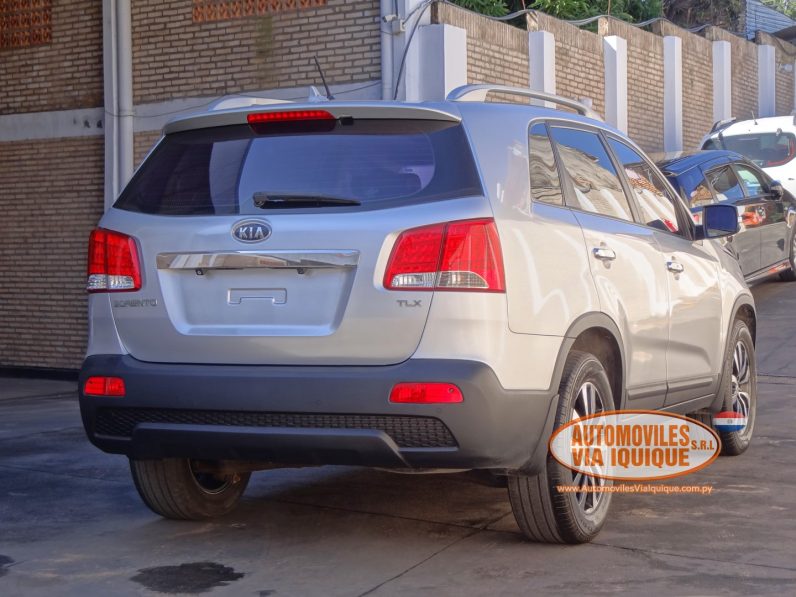
								KIA SORENTO AÑO 2010 full									