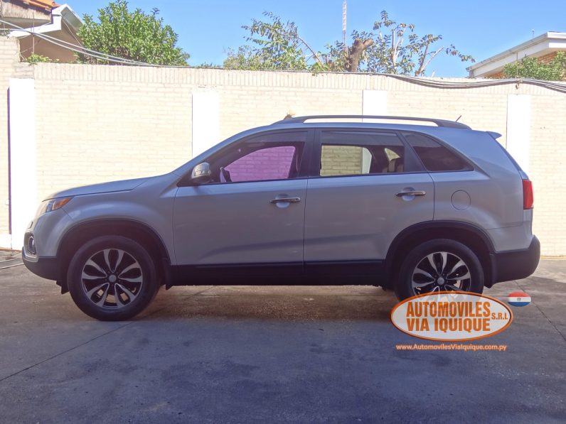 
								KIA SORENTO AÑO 2010 full									