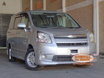 TOYOTA NOAH AÑO 2008