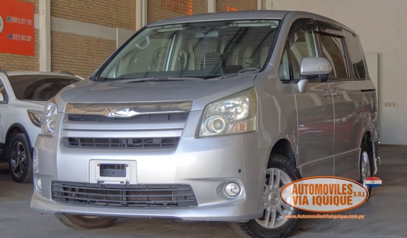 
								TOYOTA NOAH AÑO 2008 full									