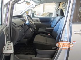 TOYOTA NOAH AÑO 2008