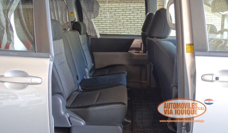 
								TOYOTA NOAH AÑO 2008 full									