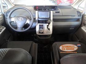 TOYOTA NOAH AÑO 2008