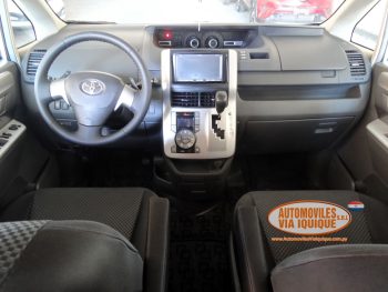 TOYOTA NOAH AÑO 2008