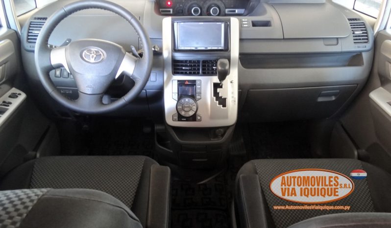 
								TOYOTA NOAH AÑO 2008 full									