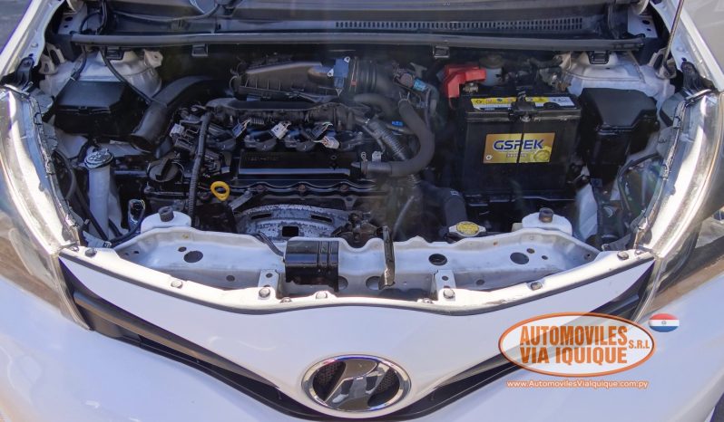 
								TOYOTA NEW VITZ AÑO 2015 full									