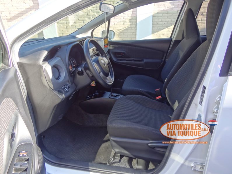 
								TOYOTA NEW VITZ AÑO 2015 full									