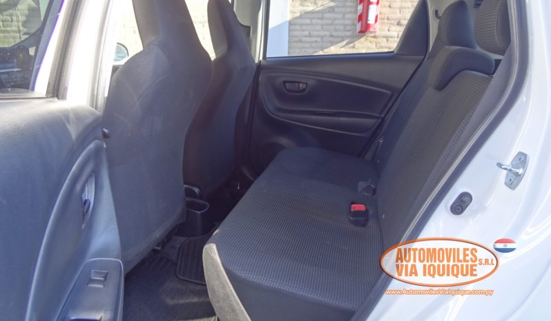 
								TOYOTA NEW VITZ AÑO 2015 full									