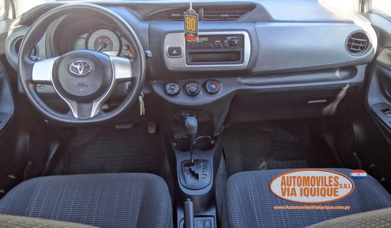
								TOYOTA NEW VITZ AÑO 2015 full									