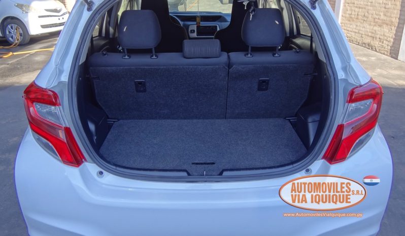 
								TOYOTA NEW VITZ AÑO 2015 full									
