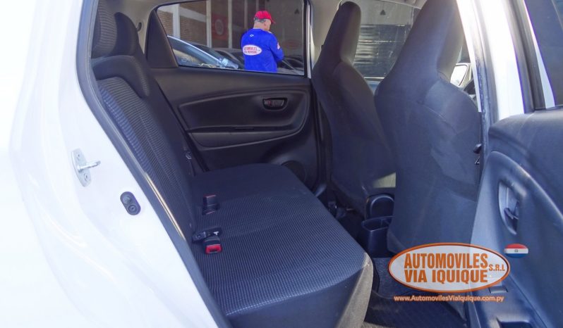 
								TOYOTA NEW VITZ AÑO 2015 full									