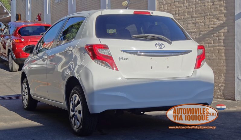 
								TOYOTA NEW VITZ AÑO 2015 full									