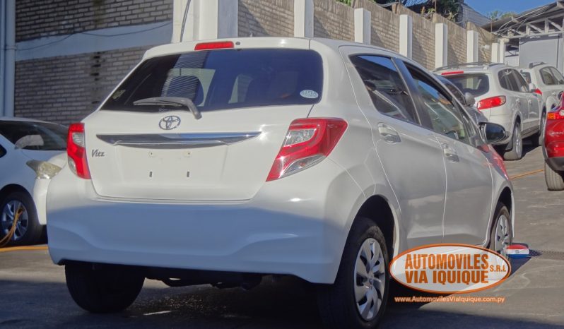 
								TOYOTA NEW VITZ AÑO 2015 full									