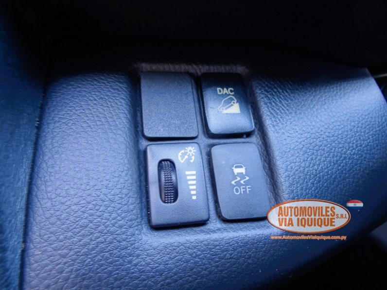 
								TOYOTA VANGUARD AÑO 2011 full									
