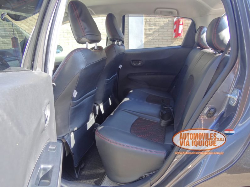 
								TOYOTA NEW VITZ AÑO 2011 full									