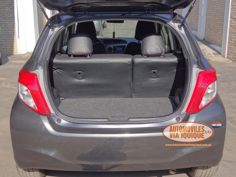 
								TOYOTA NEW VITZ AÑO 2011 full									