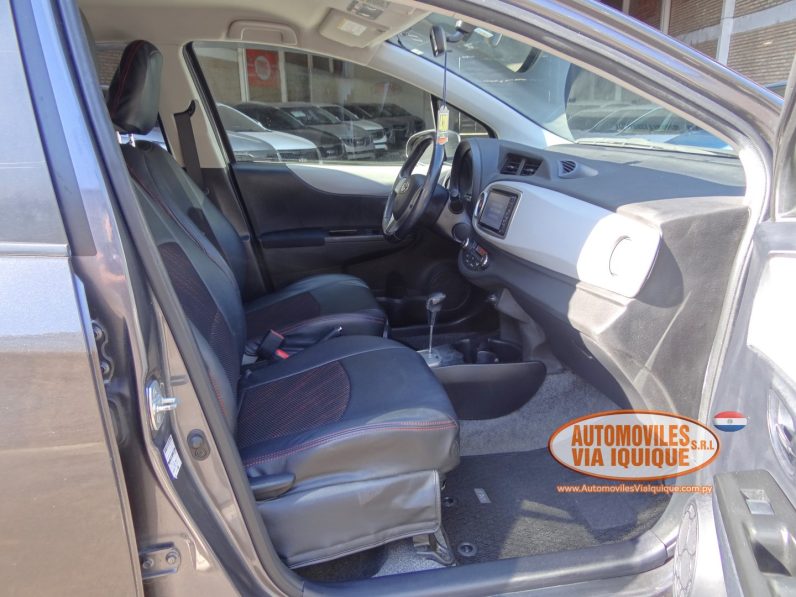 
								TOYOTA NEW VITZ AÑO 2011 full									