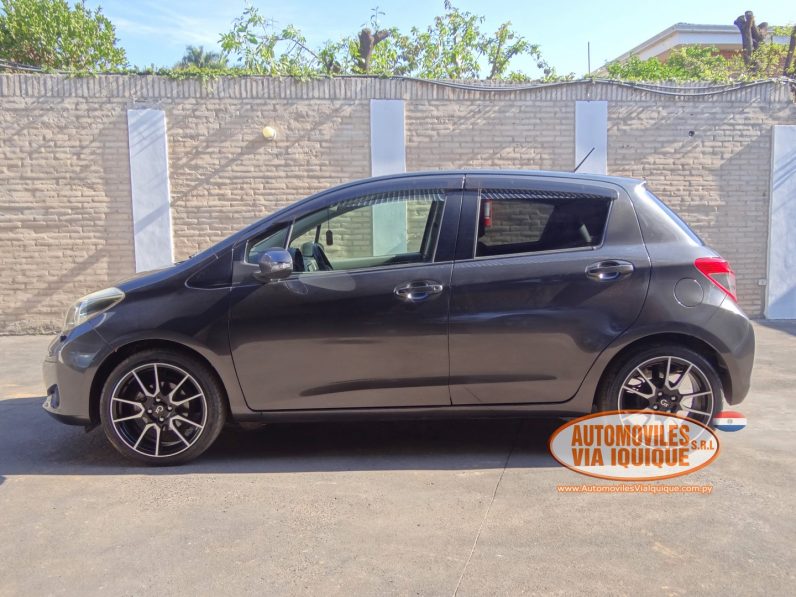 
								TOYOTA NEW VITZ AÑO 2011 full									