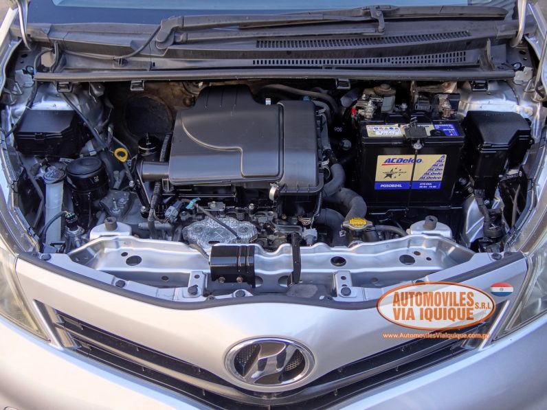 
								TOYOTA NEW VITZ AÑO 2012 full									