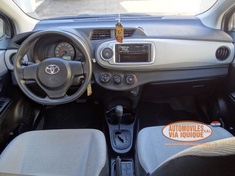 
								TOYOTA NEW VITZ AÑO 2012 full									