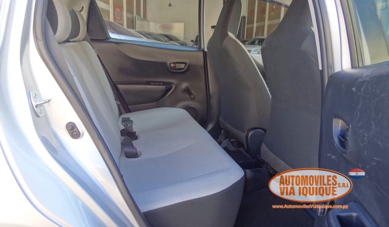 
								TOYOTA NEW VITZ AÑO 2012 full									