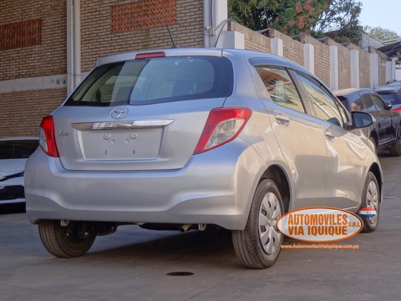 
								TOYOTA NEW VITZ AÑO 2012 full									