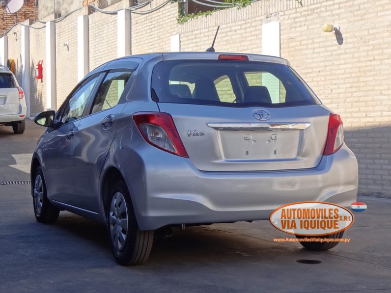 
								TOYOTA NEW VITZ AÑO 2012 full									