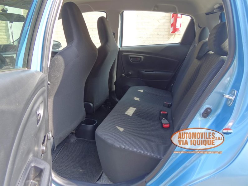 
								TOYOTA NEW VITZ AÑO 2015 full									