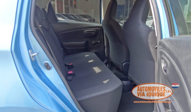
								TOYOTA NEW VITZ AÑO 2015 full									