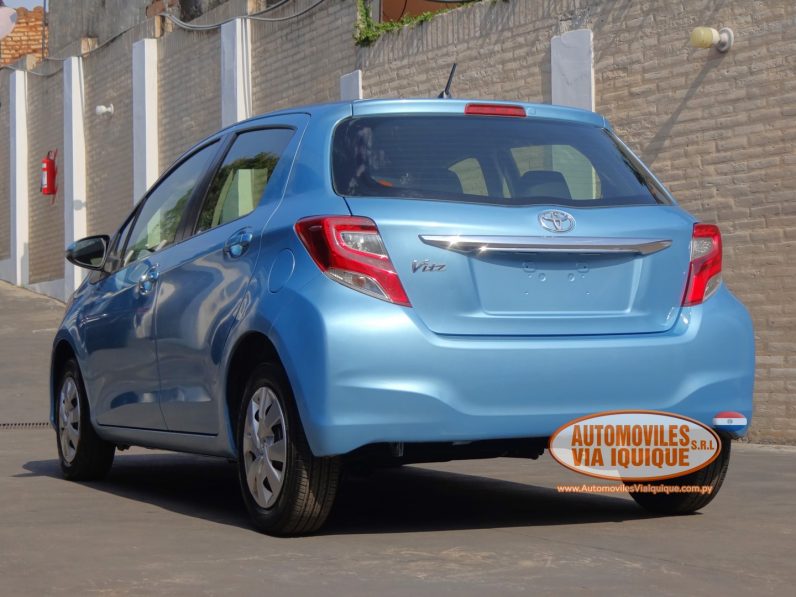 
								TOYOTA NEW VITZ AÑO 2015 full									