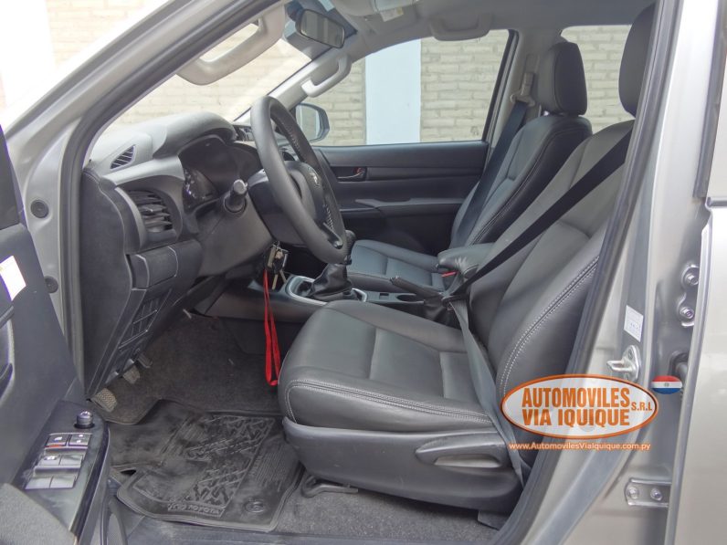 
								TOYOTA HILUX AÑO 2019 full									