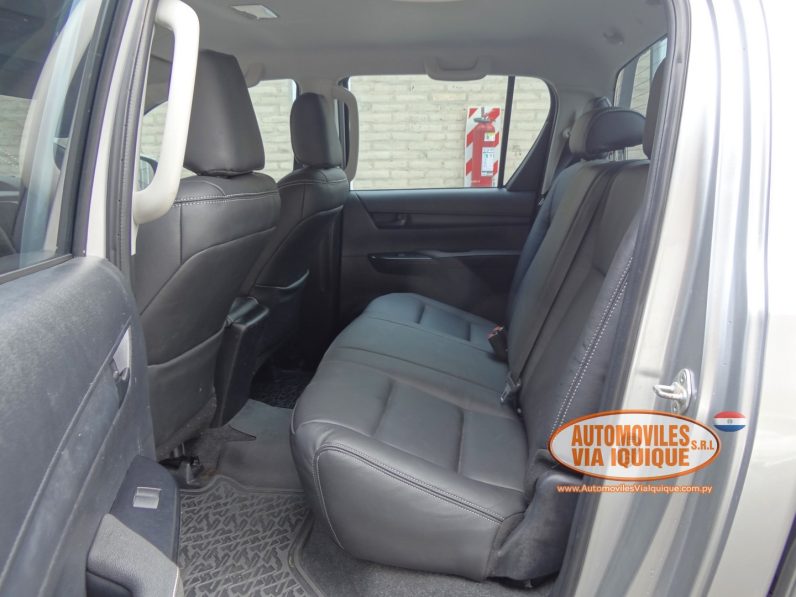 
								TOYOTA HILUX AÑO 2019 full									