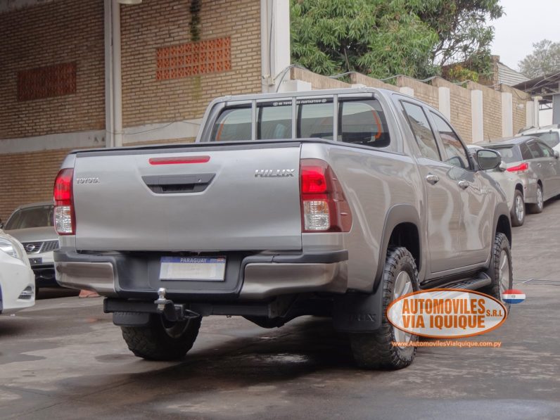 
								TOYOTA HILUX AÑO 2019 full									