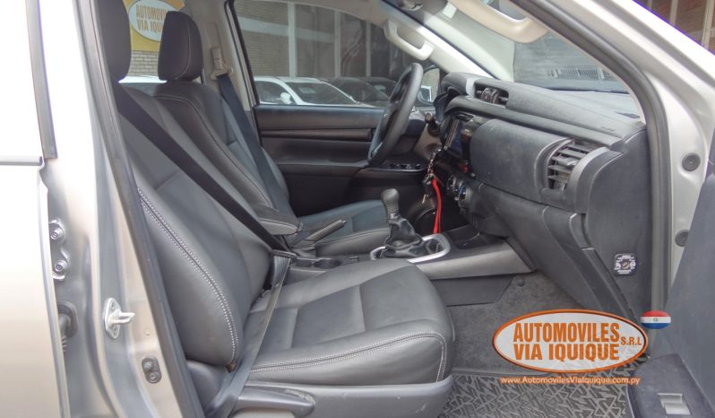 
								TOYOTA HILUX AÑO 2019 full									