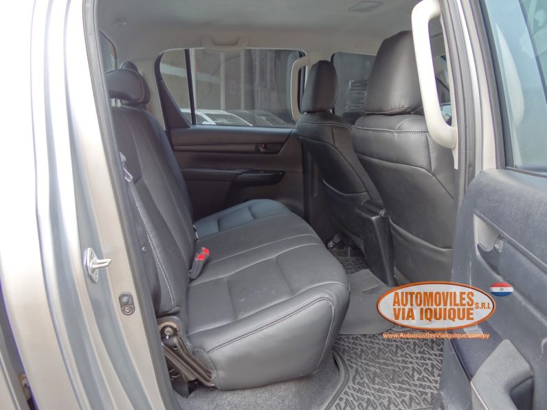 
								TOYOTA HILUX AÑO 2019 full									