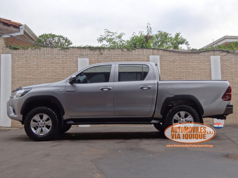 
								TOYOTA HILUX AÑO 2019 full									