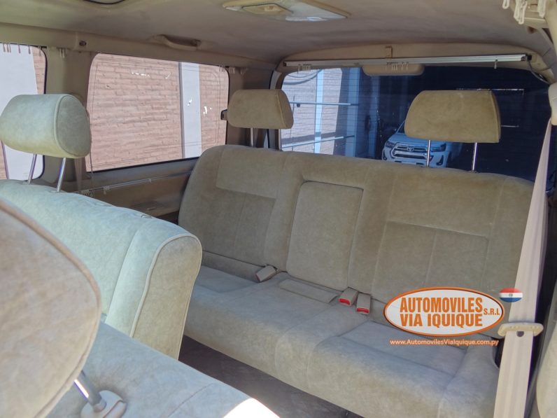 
								TOYOTA GRAN HIACE AÑO 2000 full									