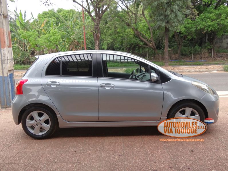
								TOYOTA VITZ RS AÑO 2008 full									