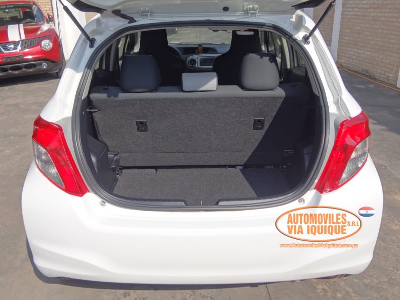
								TOYOTA NEW VITZ AÑO 2013 full									