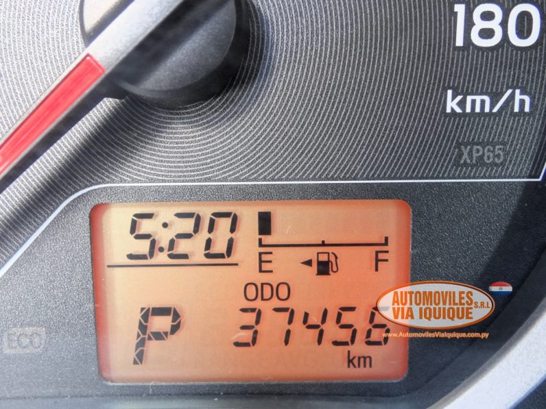 
								TOYOTA NEW VITZ AÑO 2013 full									