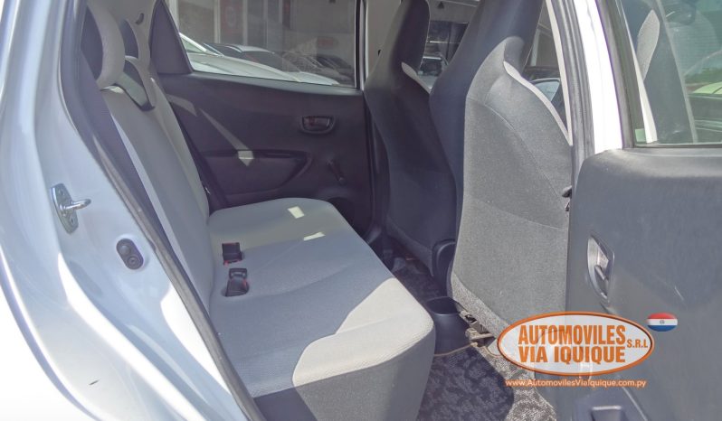 
								TOYOTA NEW VITZ AÑO 2013 full									