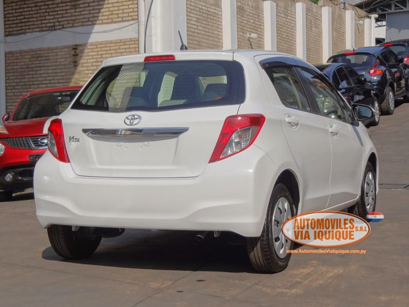 
								TOYOTA NEW VITZ AÑO 2013 full									